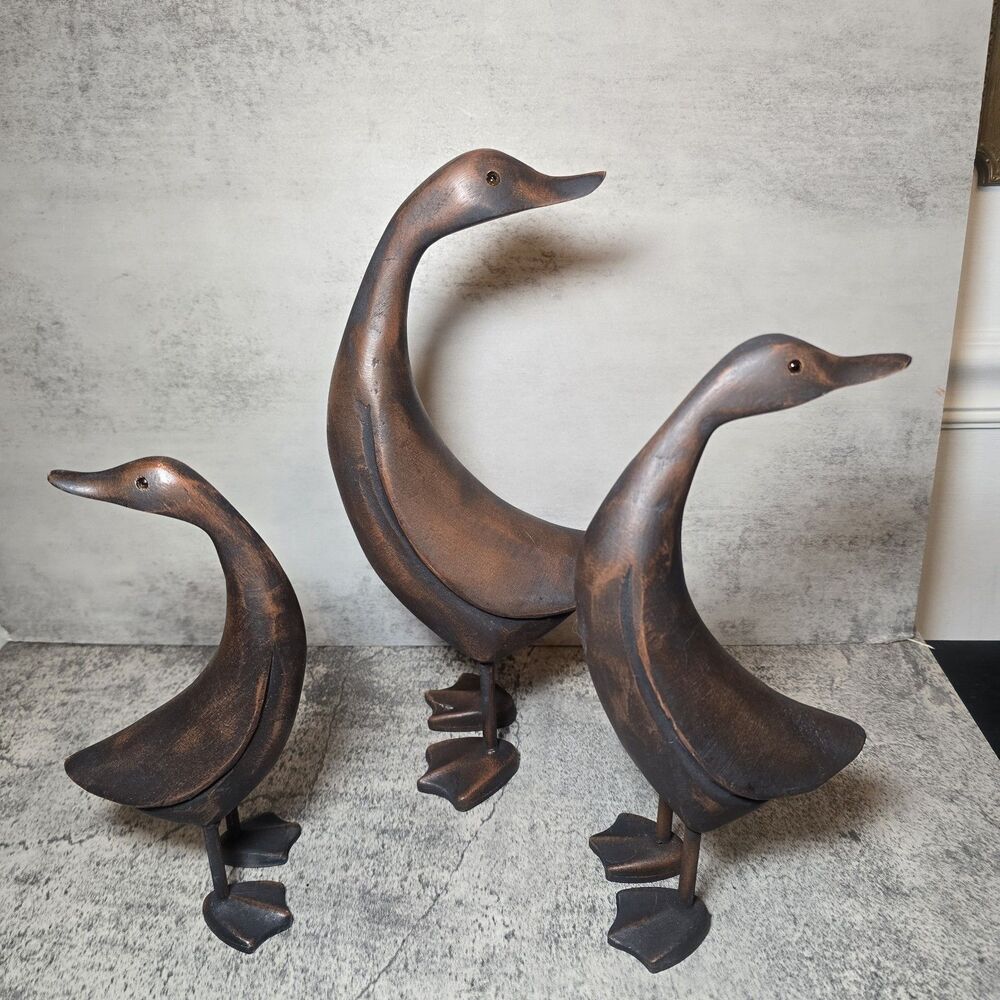 RARE VTG Square Nest Ducks Carved Wooden Ducks Lot of 3 Dark Wood Amber Eyes - Picture 3 of 10